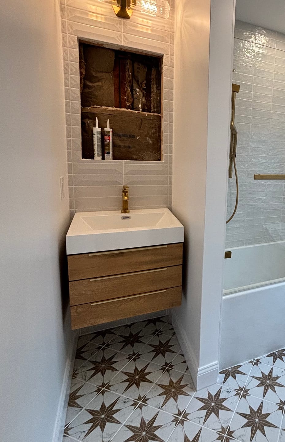 Bethany 24" Inch Elegant Modern Farmhouse Floating Bathroom Vanity in Oak | Moreno Bath Elegant Vanities