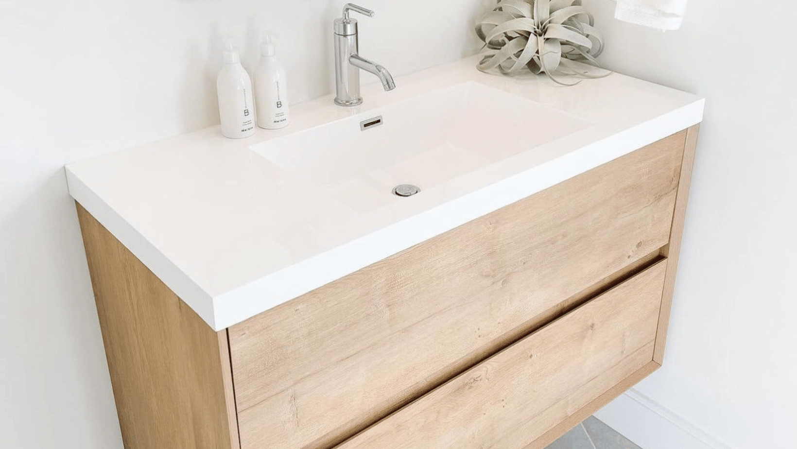2023 Corner Bathroom Sink Guide [Styles & Installation]