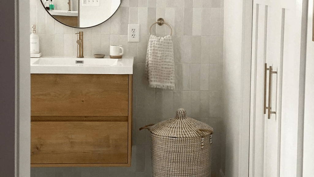 Kingdee 30" Floating Bathroom Vanity in White Oak | Moreno Bath Modern Vanities
