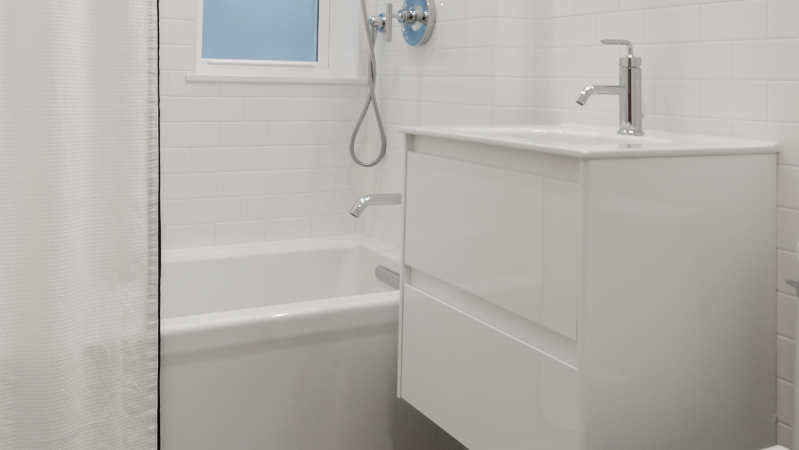 https://morenobath.com/product_images/uploaded_images/small-bathroom-space-ideas-to-help-expand-your-bathroom-space-moreno-bath-v3-a-white-vanity-can-help-expand-your-bathroom-space..png